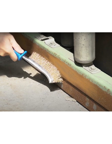 BROSSE METALLIQUE A MANCHE UNIVERSEL
